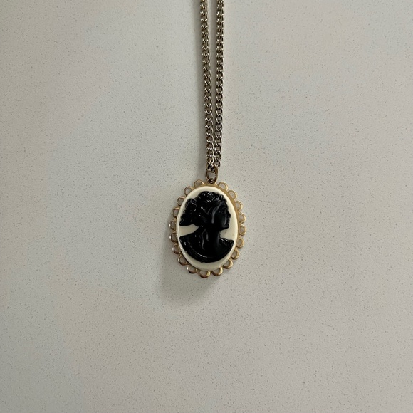 VTG Necklace - Picture 2 of 4